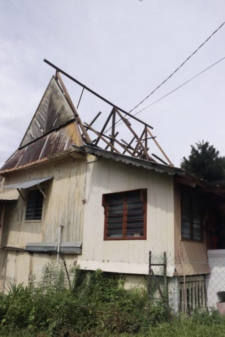 草稿筑迹/传承的意义:住在高脚屋里的两代华人与峇峇娘惹