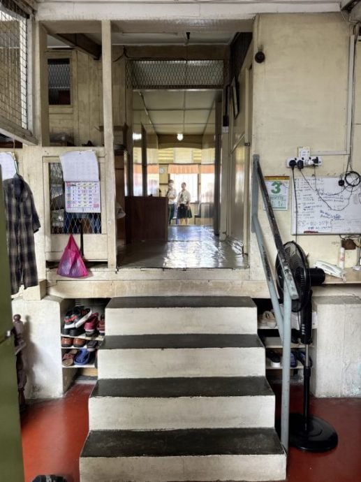 草稿筑迹/传承的意义:住在高脚屋里的两代华人与峇峇娘惹