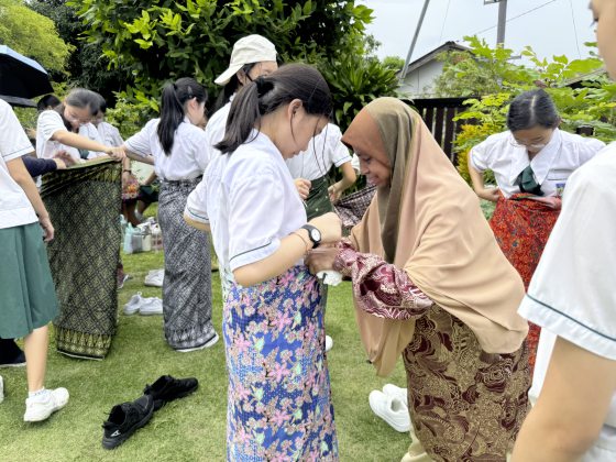 草稿筑迹／马来老师的家：东街纳高脚屋的故事