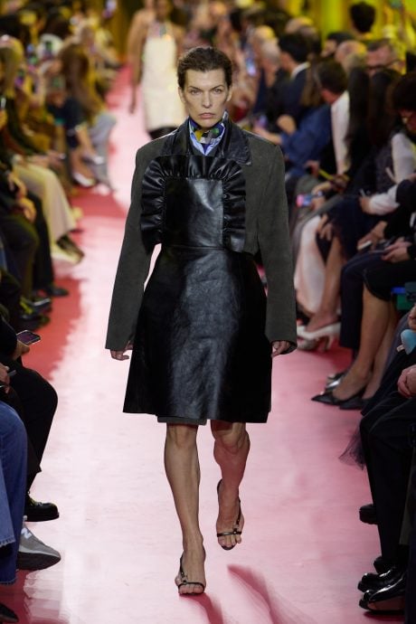 蜜拉乔娃维琪走秀容貌突变 网调侃被丧尸咬了