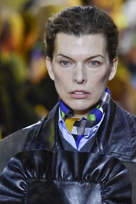 蜜拉乔娃维琪走秀容貌突变 网调侃被丧尸咬了