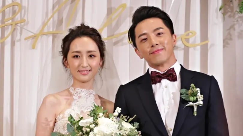 被指掩护坤达闪兵 柯佳嬿留言反击