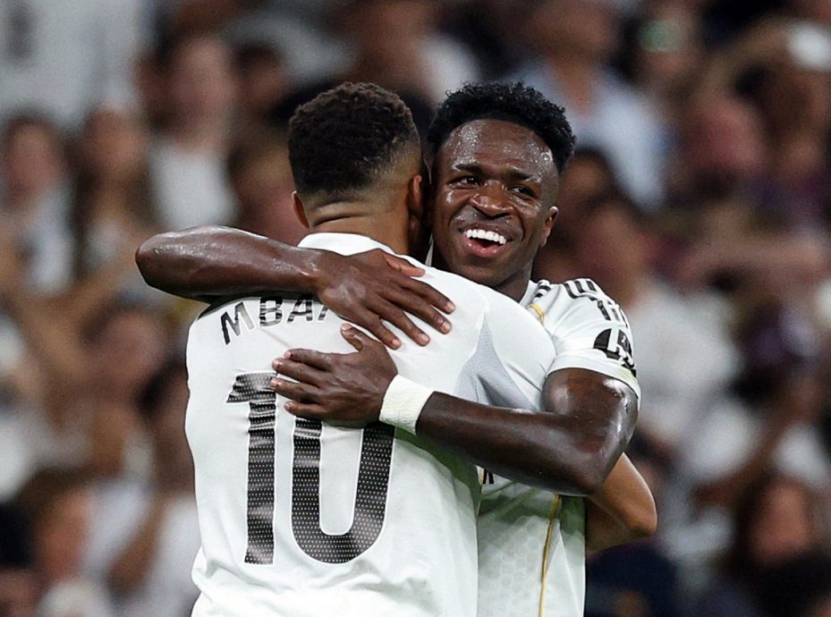 西甲|银河战舰击沉黄潜艇  皇马开季10战9胜