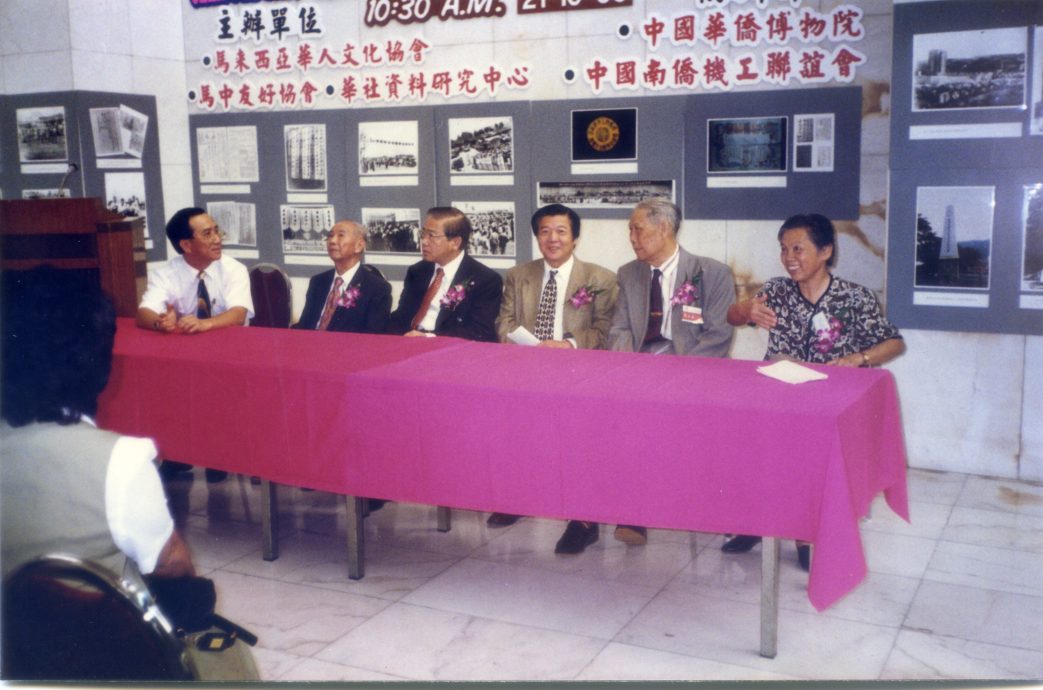 视频 | 暖势力∕陈毅明以笔为剑 以毅为盾 侠义学者的精神考古