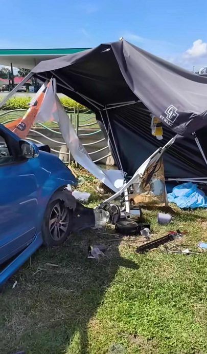 视频|休旅车消拯局前肇祸! 连撞2车路边摊幸无人伤