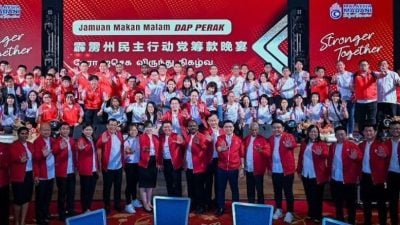 誓抵御国家族群对抗火焰 霹火箭捍卫倪可敏纠正权