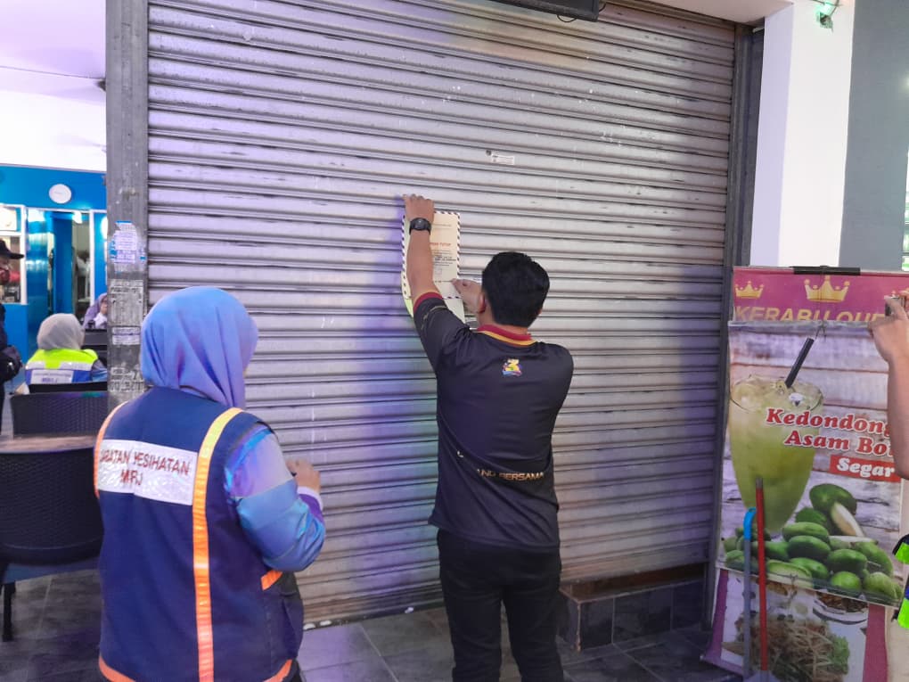 请签发-大都会-梳邦再也市政厅取缔卫生，3食肆遭令停业／3图