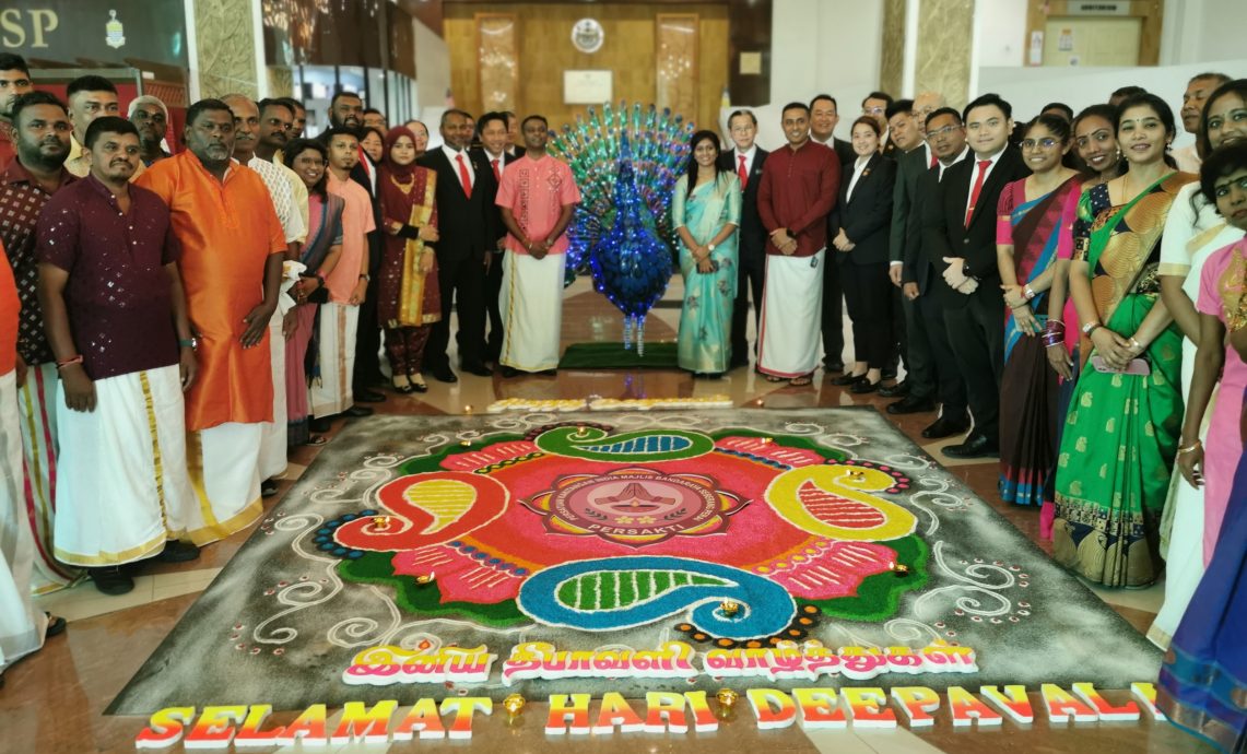 请签发(大北马)威省市政厅月常会议