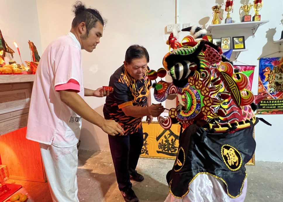 请签发（大北马）主文/吉打州首支传统客家麒麟队开光。