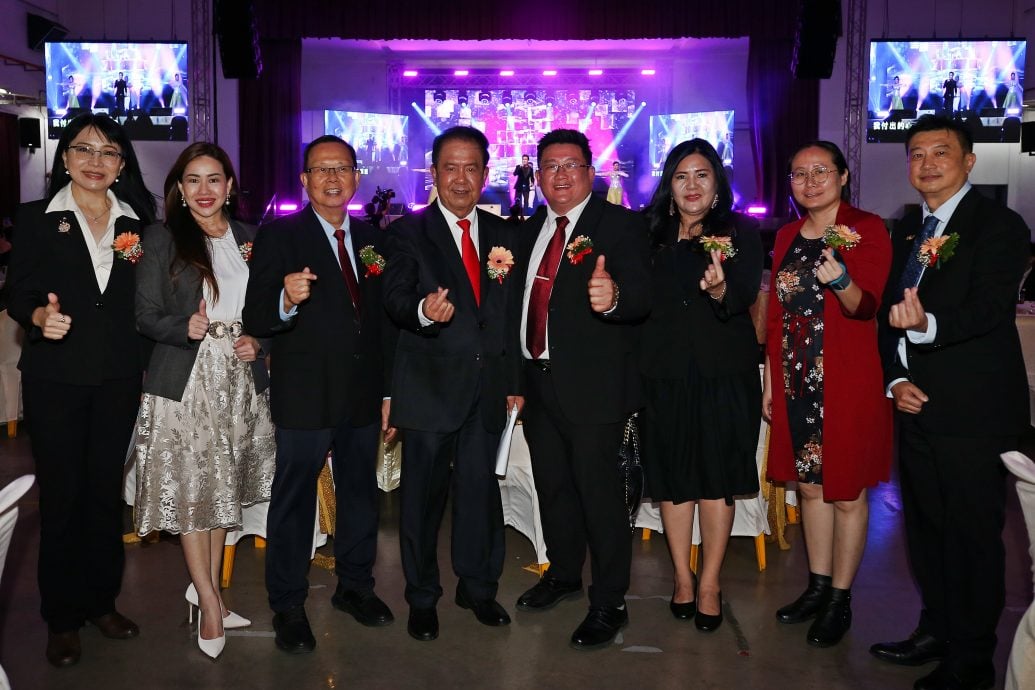 请签发（大北马）敬群“Econsave星洲华教义演千人宴”