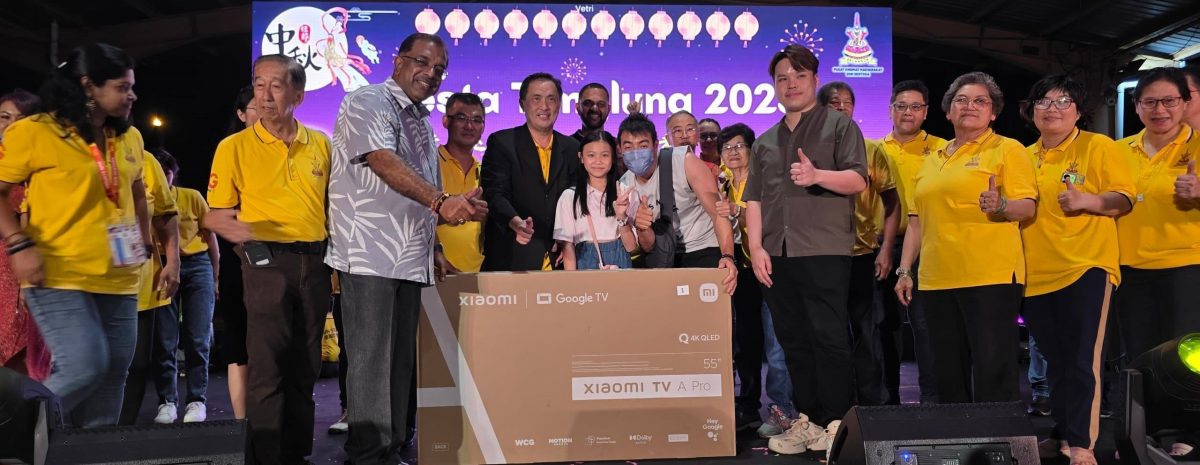 请签发;建议做后面版头,也可押-大都会/千人响应圣淘沙中秋园游会/9图