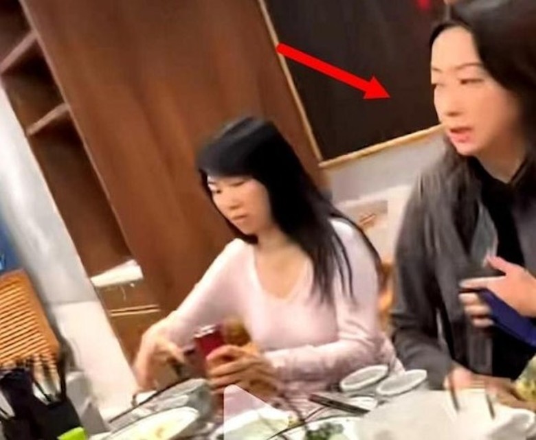 谭咏麟红颜知己罕曝光 用餐期间零交流