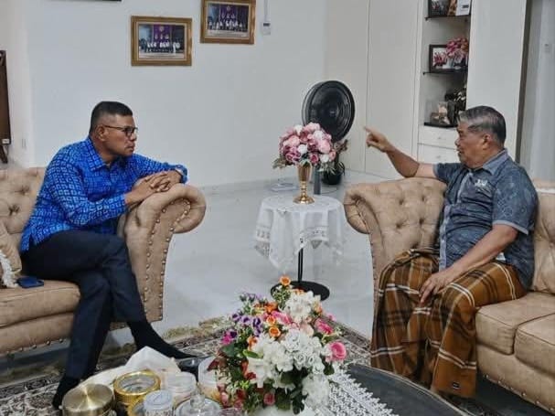 赛夫丁探望沙布 并祈祷他早日康复