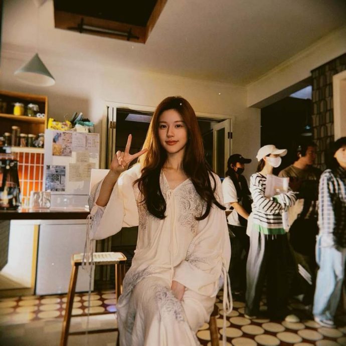 赵露思《许我耀眼》暴红17部戏找上门！认“脑波异常”难复出