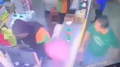 超市顾客与收银员冲突 警证实双方已和解
