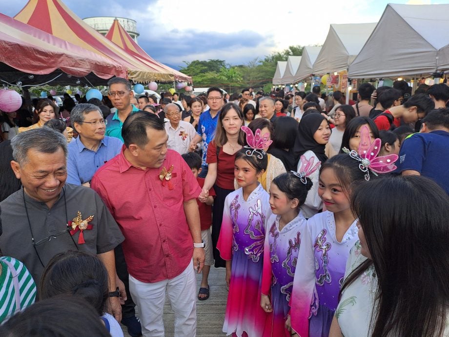 适逢百年庆培南华小“一日四喜” 中秋义卖园游会热爆