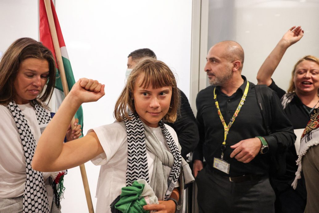 遭以色列驱逐后 环保斗士通贝里与加沙救援船员抵达希腊