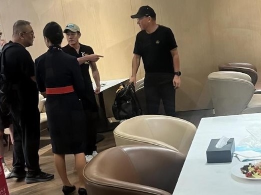 郭富城疲态现身成都 未报喜提起三宝出世