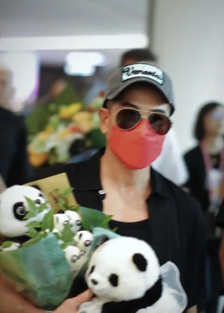 郭富城疲态现身成都 未报喜提起三宝出世