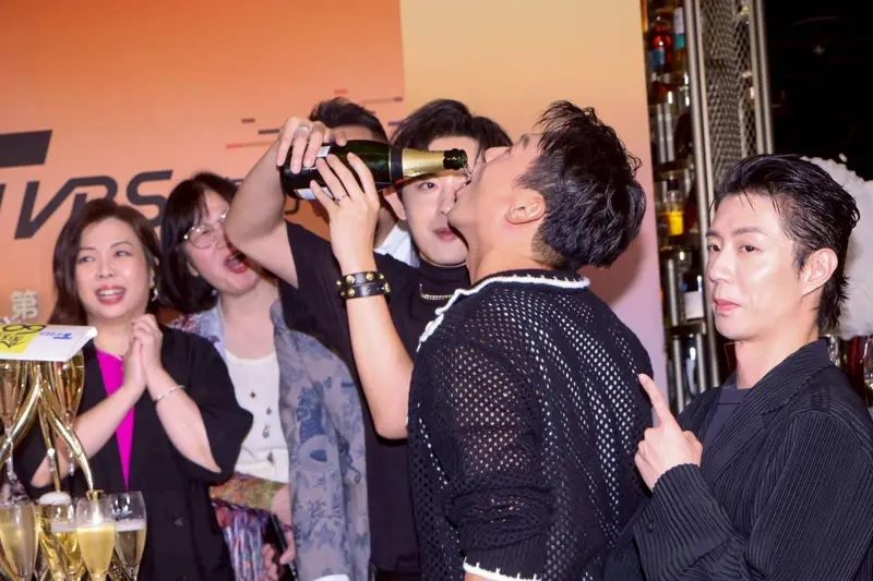 金钟60| “闪兵团”棒棒堂竟拿大奖 阿纬:合情合理