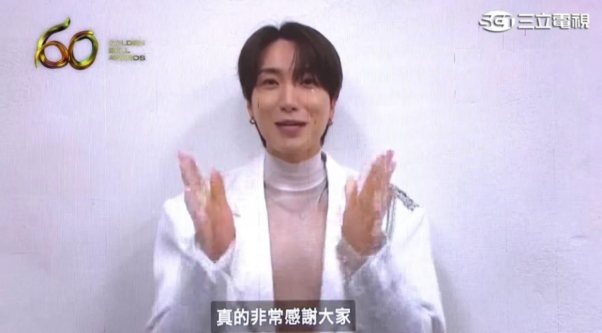 金钟60 | 小S夺“综艺主持”泪谢大S 献奖给妈妈填补内心空洞