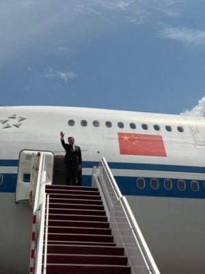 陆兆福送行 李强结束访马行程