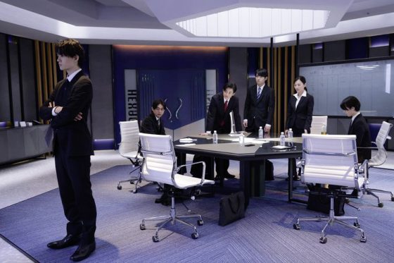 陈头头／【日本电影节】潜行在兔子洞的草蛇灰线中