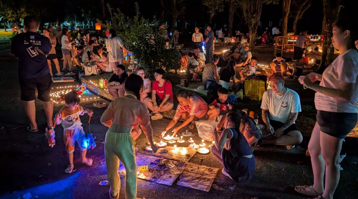 雨过天晴太平湖现人潮 提灯点烛欢聚餐庆中秋