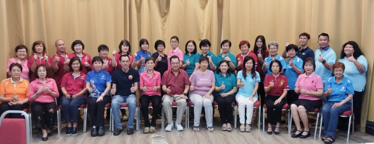 霹10团体办施赠活动