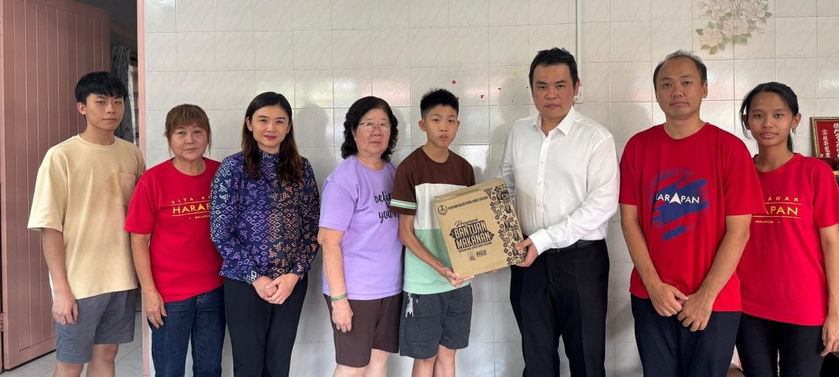 霹∕中学生失至亲面 金宝国州议员送暖