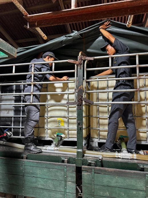 霹内贸局突击宰猪场 起无准证柴油 罗里等