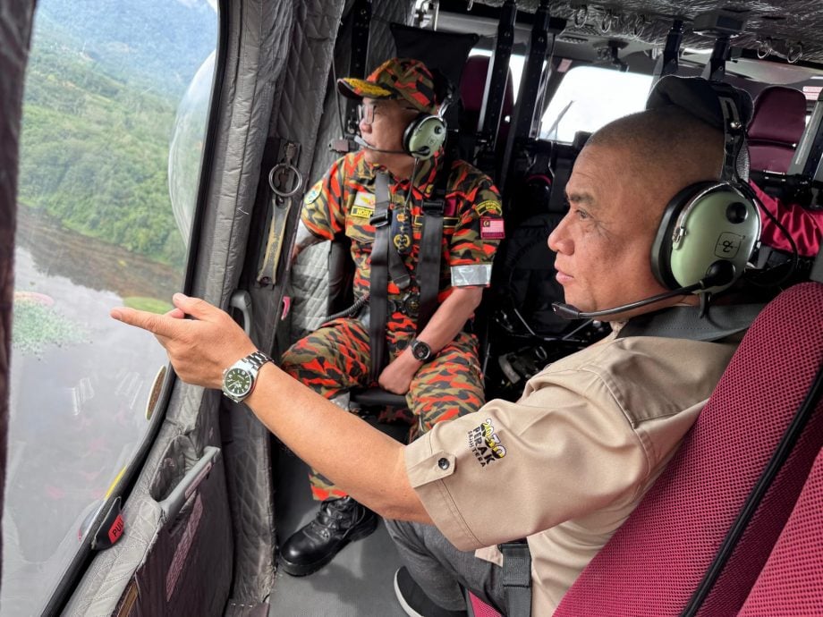 霹大臣空中巡视 15个高风险水灾热点