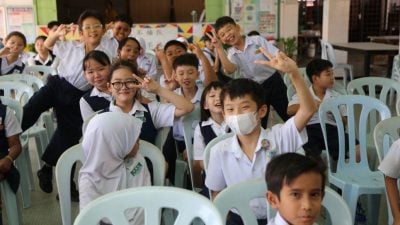 “有奖填字游戏”走进2华小   学生踊跃抢答赢奖品