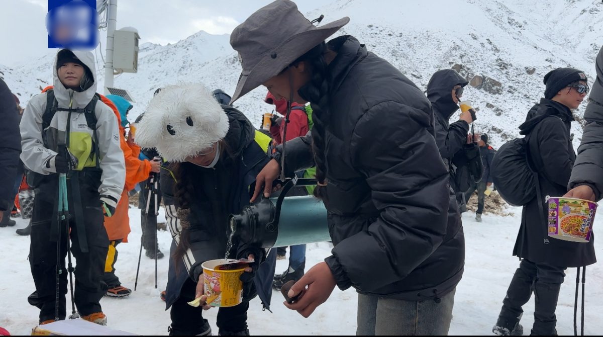 青海多名徒步者受困 一人遇难137人安全转移