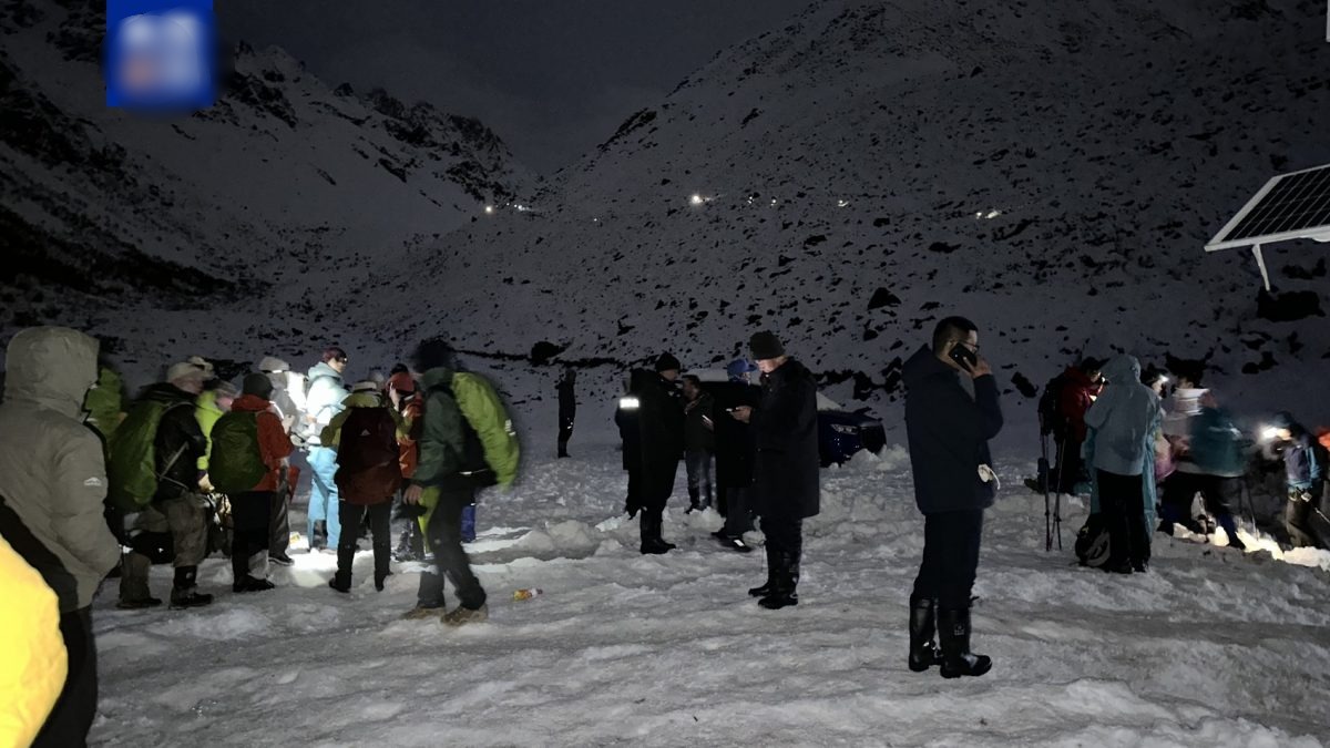 青海多名徒步者受困 一人遇难137人安全转移