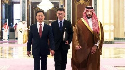 韩正:始终把沙地置于中国外交重要位置