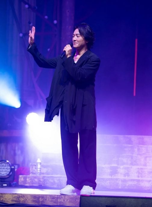 韩流天王Rain秒变迷弟 见郑伊健兴奋喊:从小看你的戏