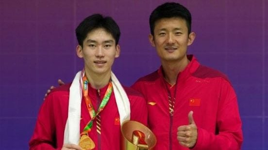 领军中国队称霸新制世青赛  谌龙从球员到教练延续辉煌