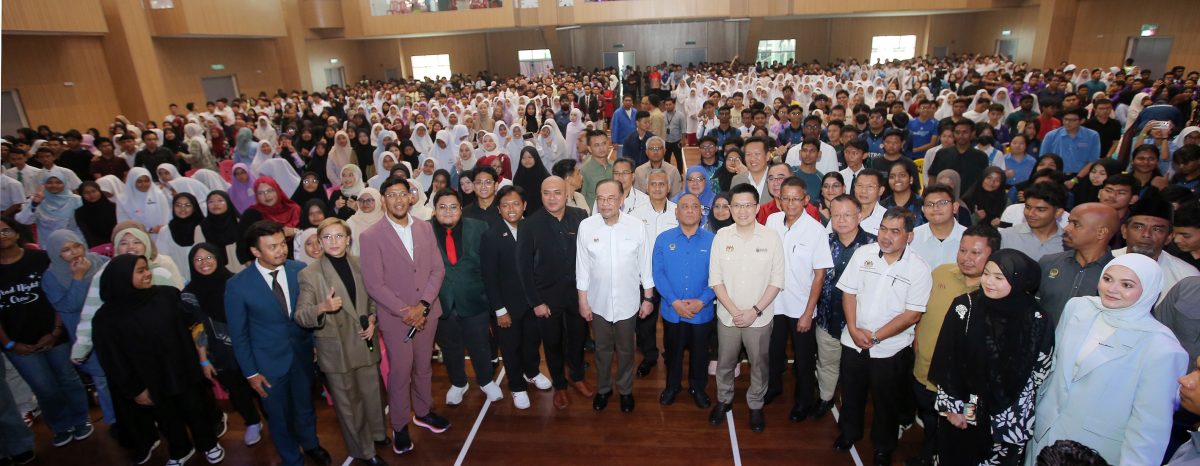 首相:优秀生无法进公立大学引争议 增1500学额给预科班STPM生