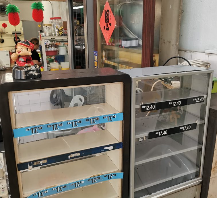 香烟柜收起展示 销量暂影响不大