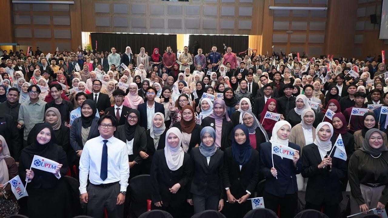 马来西亚理工大学 2025学术与产业合作3.0:庆祝本校学生的卓越成就和未来企业发展