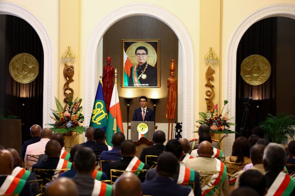 马达加斯加总统委军队将领为总理 力求平息反政府示威