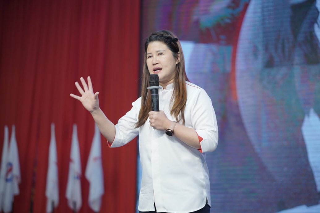 黄诗怡:唯有新旧并进 党才能走得更远