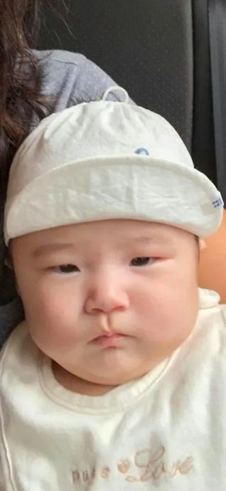 黎明妻女现身深圳个唱 发现遭偷拍火速离场