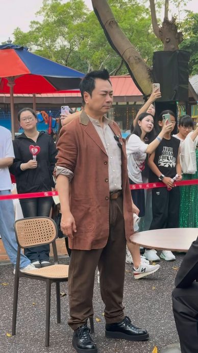 黎耀祥沦中国主题乐园卖艺？ 身形发福被网笑“肥醒”