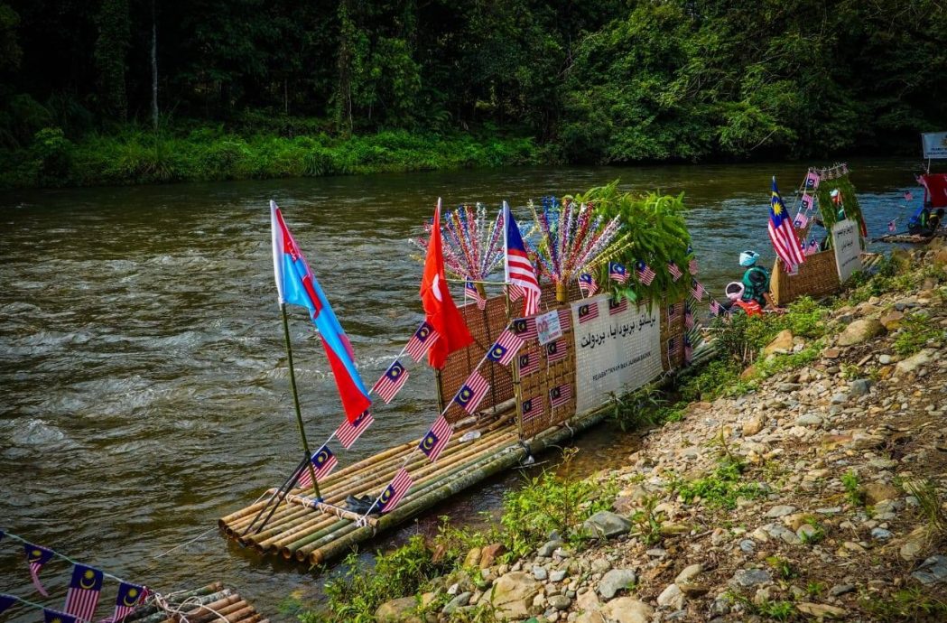 （12/10见报）星角摄/2025吉兰丹竹筏节