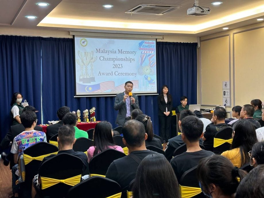 (22/10见报)大都会-特职世界/记忆培训师