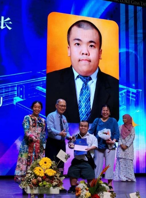 (全国版)平凡的毕业典礼中卧虎藏龙