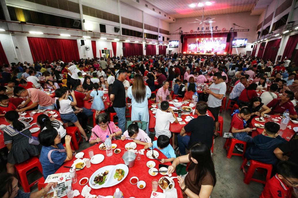 （全国版）Econsave星洲华教义演 为敬群小学筹得318万8888令吉88仙