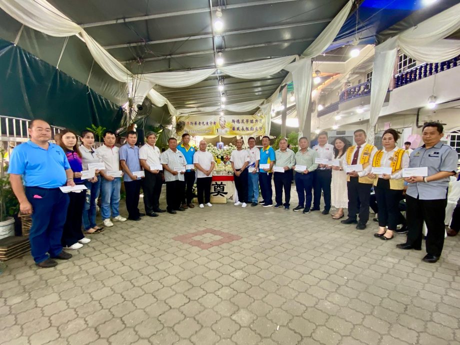 拿督李斯华出殡新闻与泣谢同版